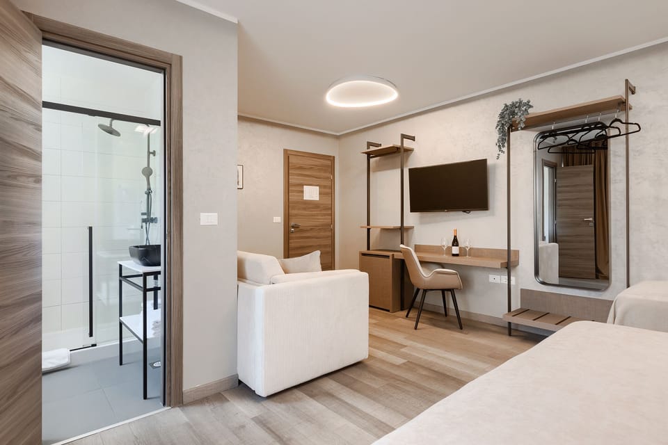 Deluxe Triple Room | Premium bedding, desk, soundproofing, free WiFi