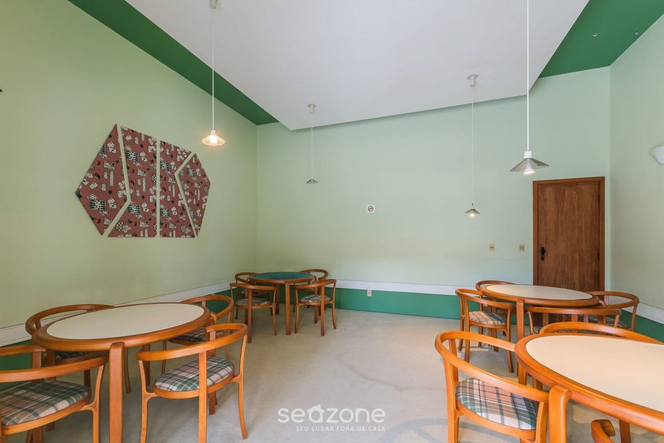 Basic Apartment | Dining
