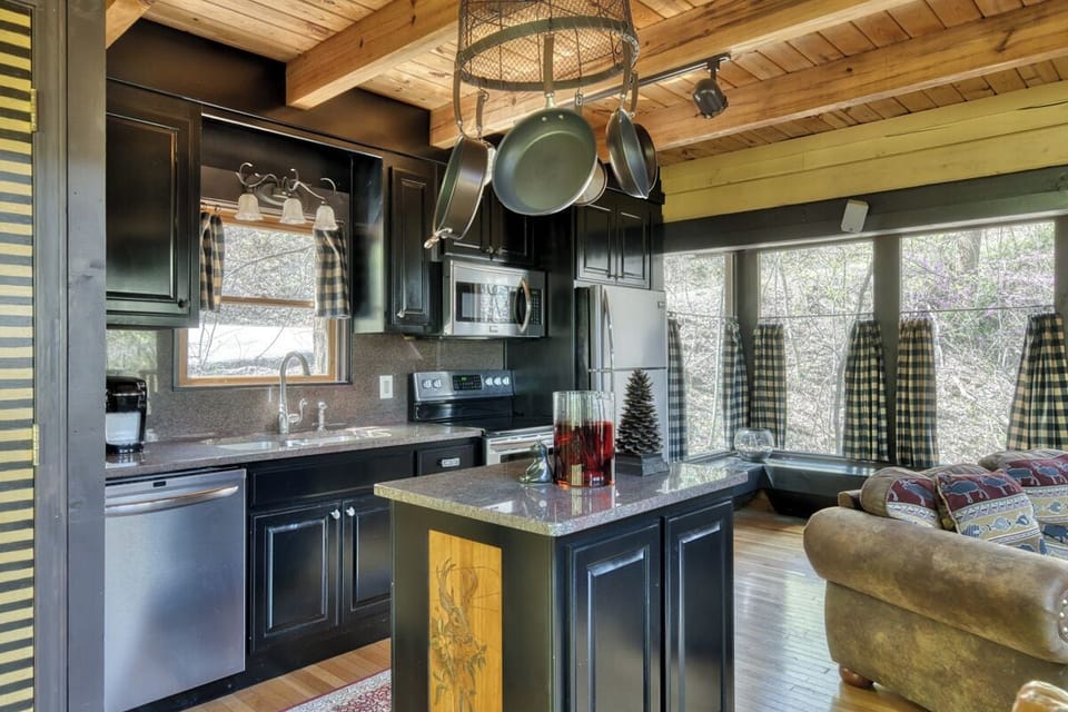 Cabin, Multiple Beds, Hot Tub, Garden View (Dancing Dragonfly) | Private kitchen | Dining table
