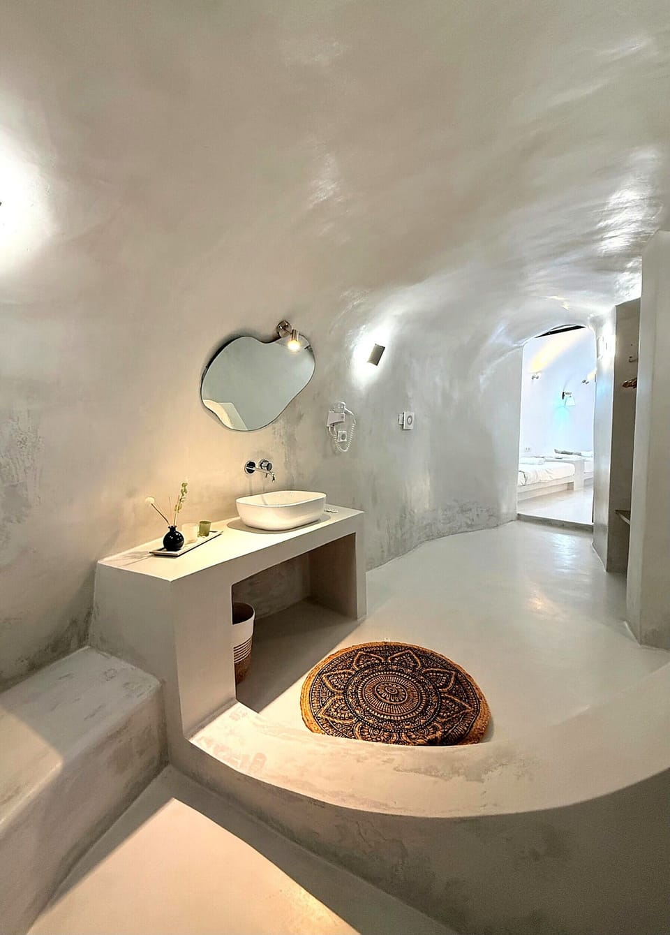 Superior Quadruple Room | Bathroom | Shower, free toiletries, hair dryer, towels