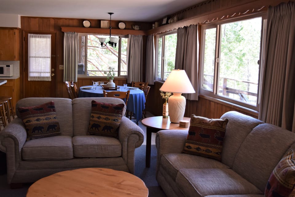 Chalet (2 Bedrooms) | Interior