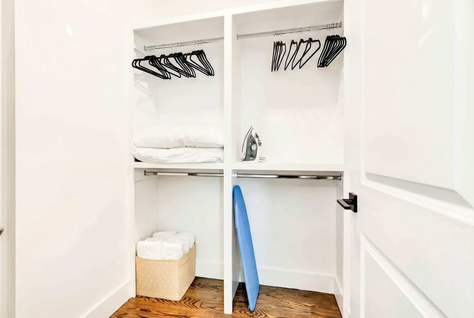 Experience effortless luxury with our spacious storage solutions, ideal for your Nashville getaway. Perfect for a bachelorette party or family reunion, this elegant closet keeps all your essentials organized for a seamless stay in Music City!