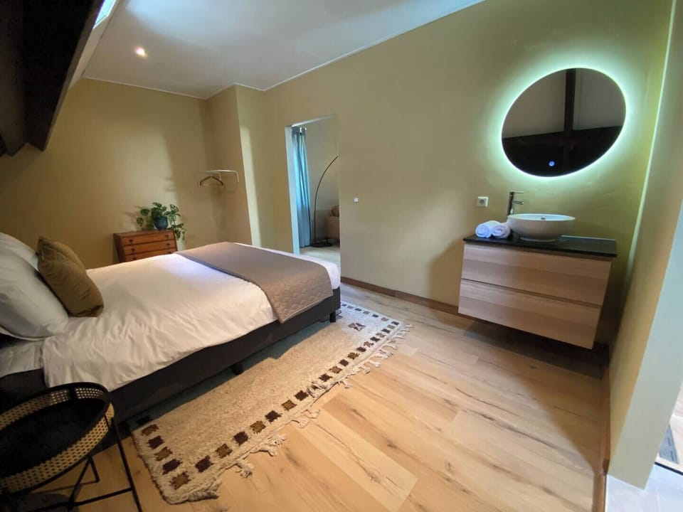 Bedroom with Kingsize bed