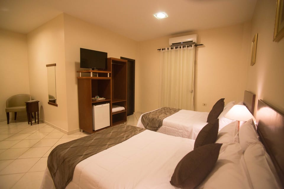Double Room, 2 Twin Beds | Premium bedding, minibar, in-room safe, desk