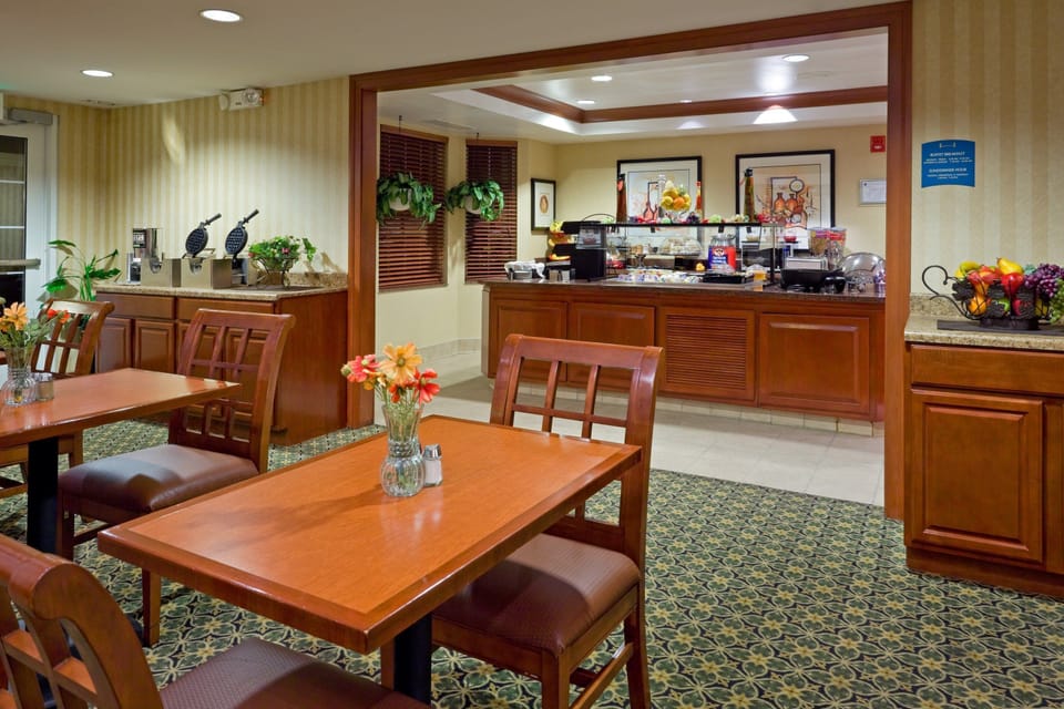 Reconnect with friends and family in the breakfast room.