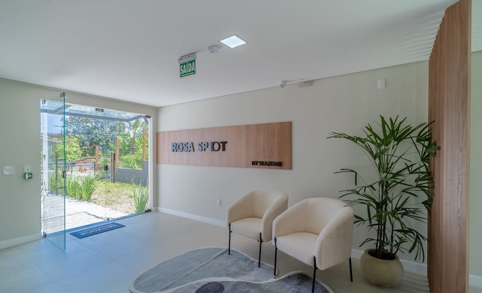Studio in Center of Rosa, Rooftop w/ Pool Rso0012 Apartment in Imbituba