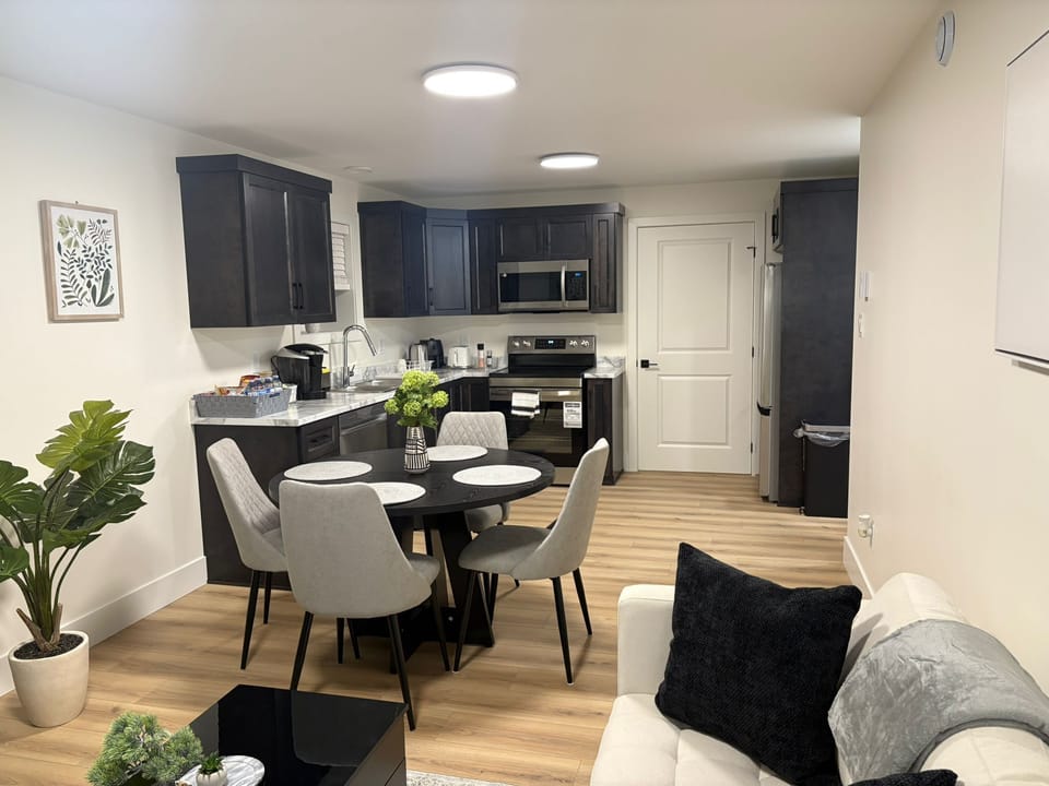 Dinning & Kitchen