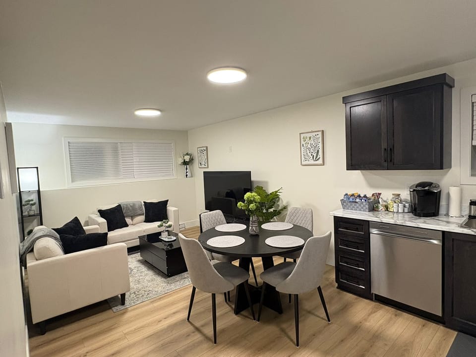 Living Room & Dinning