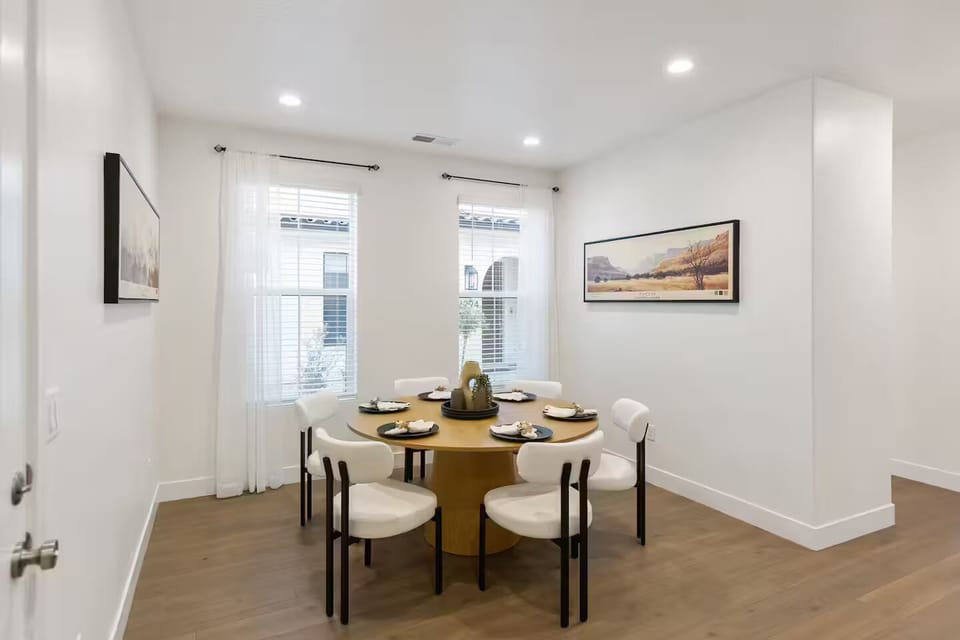 The 6-seat table is the perfect place to enjoy a meal. Wine and dine at this charming dining table