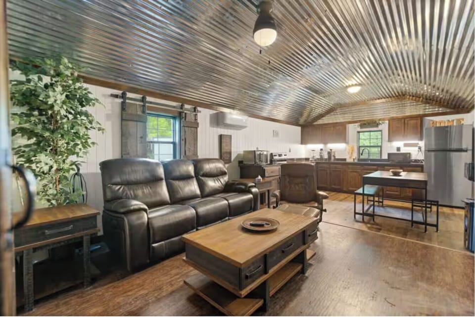 LIVING ROOM 2