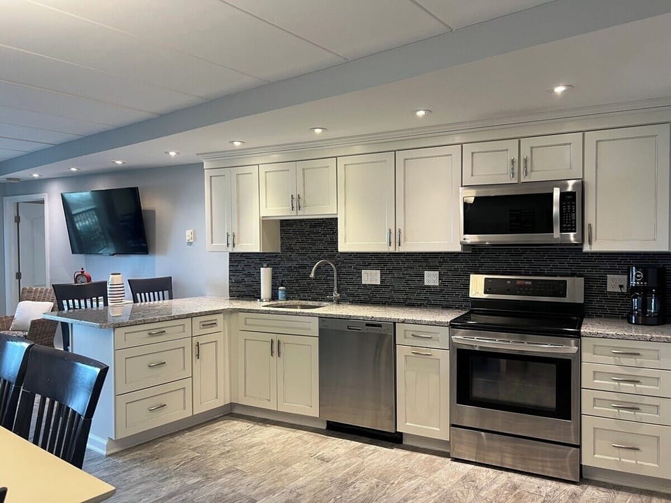 Open kitchen - perfect for cooking together.