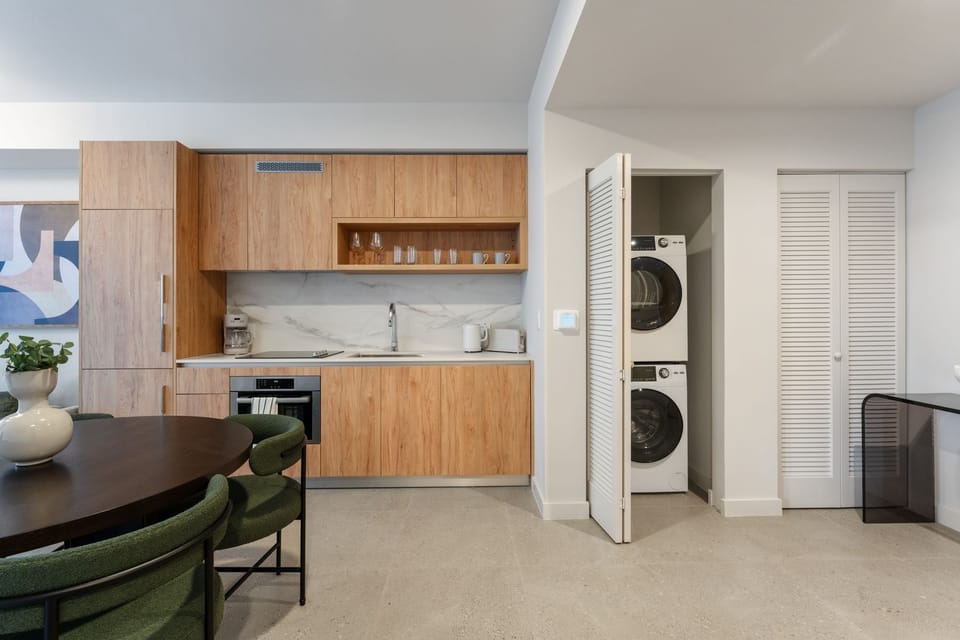 In-unit washer & dryer for easy stays