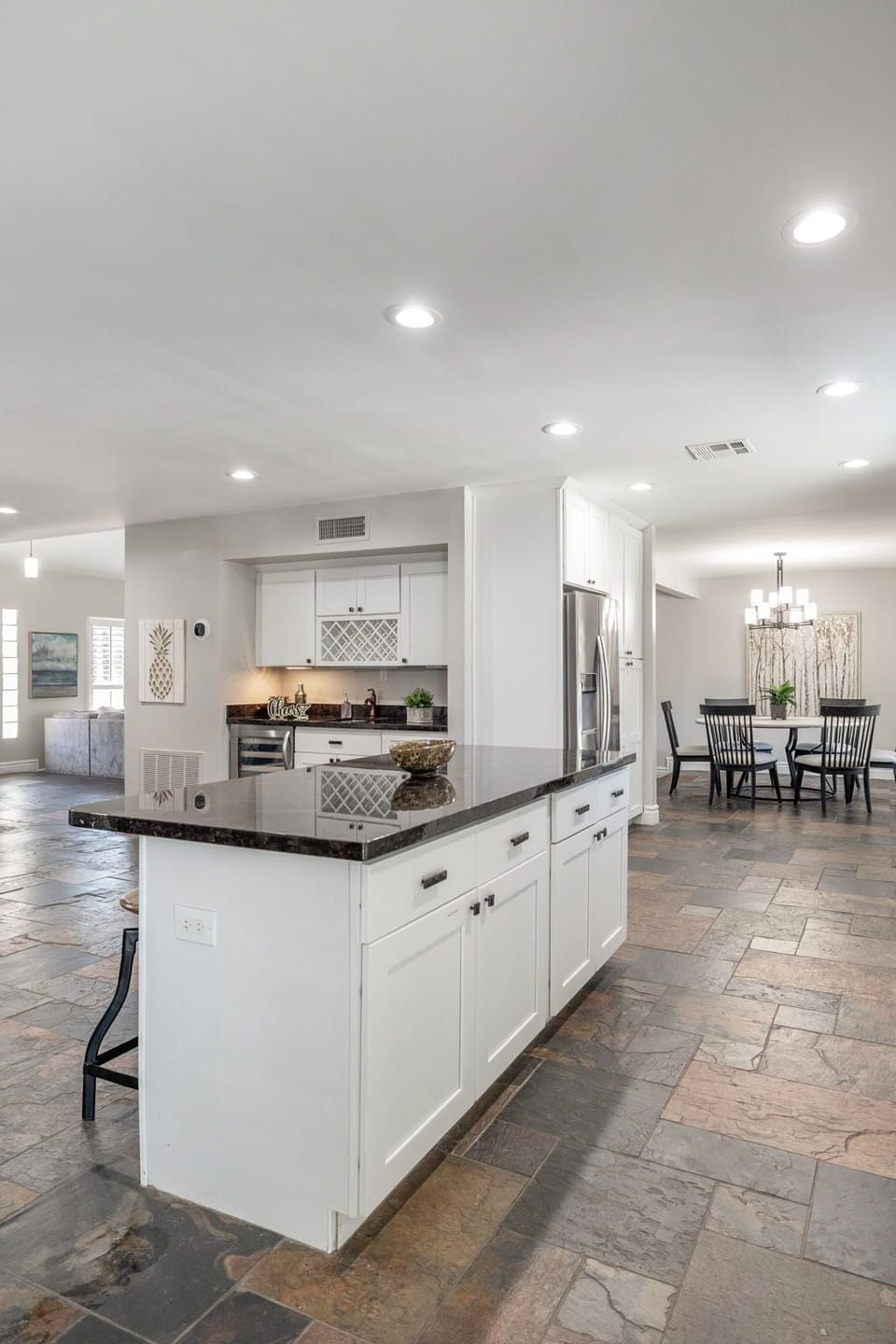 House (5 Bedrooms) | Interior