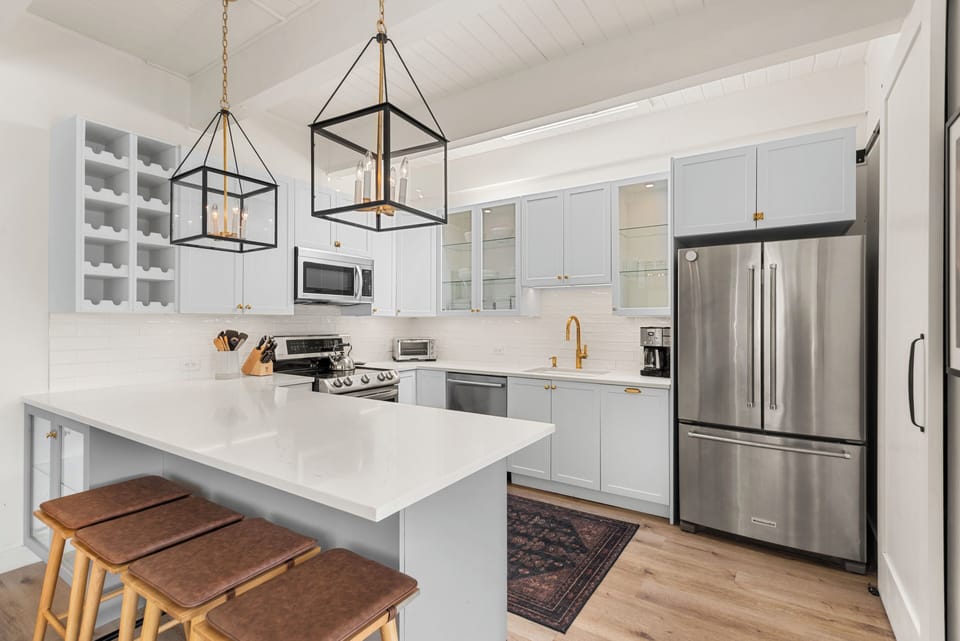 Spacious and fully-equipped kitchen.