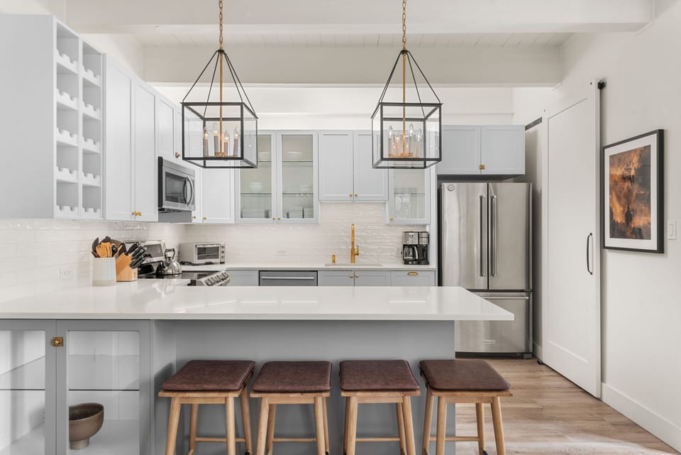 Spacious and fully-equipped kitchen.