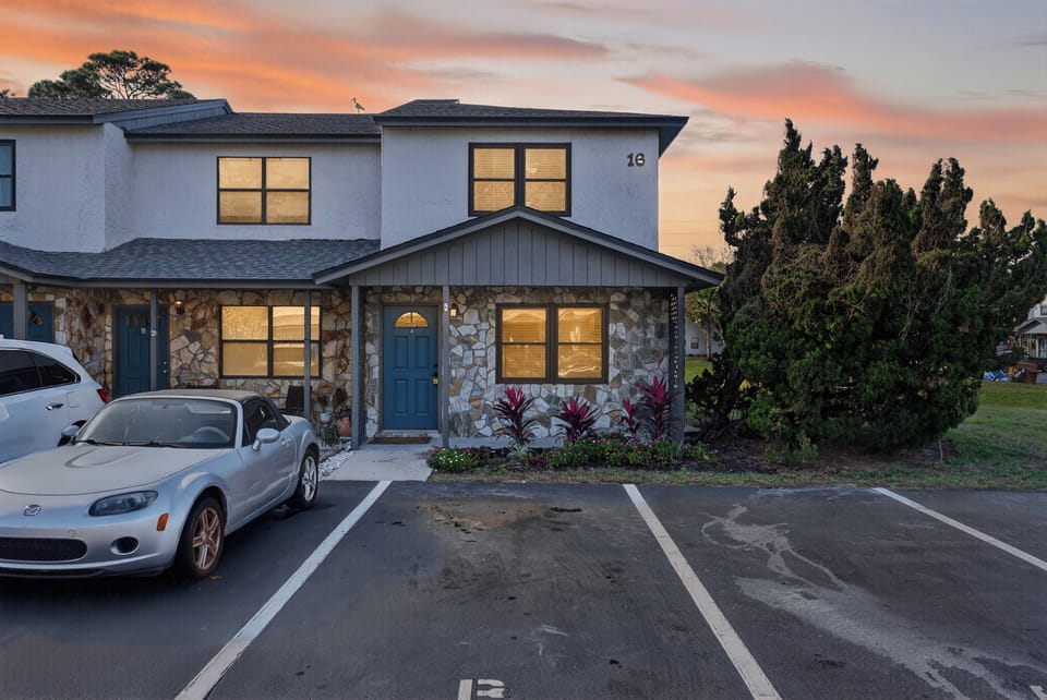 front view of townhouse 