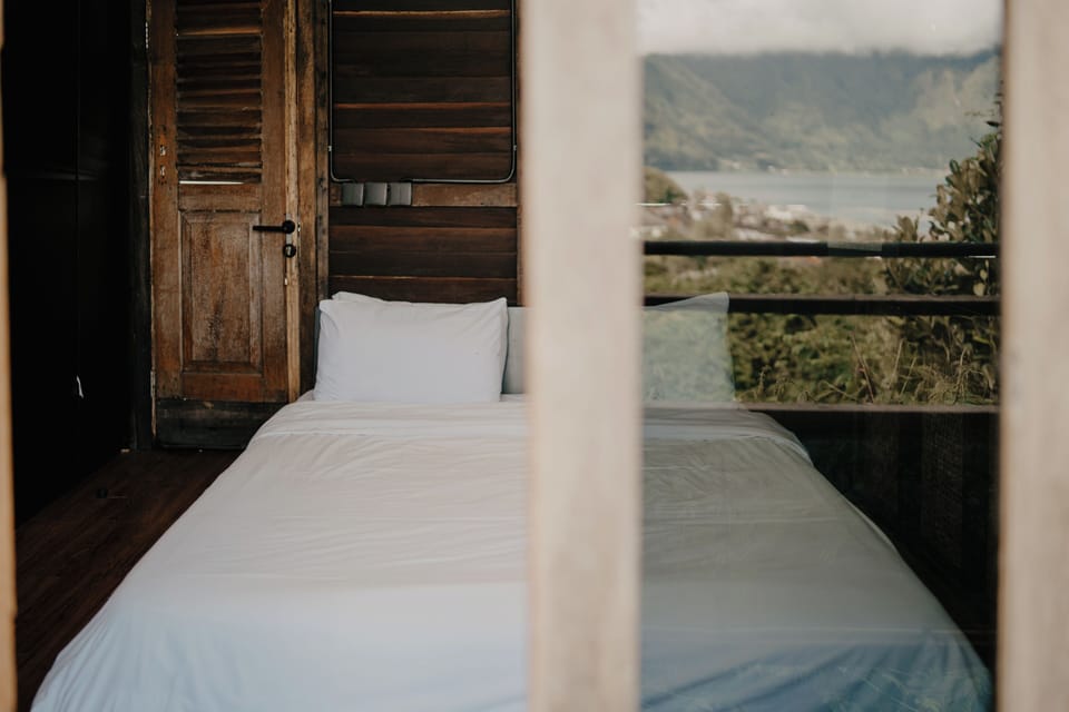Deluxe Tree House, 1 Queen Bed, Balcony, Mountain View | Desk, free WiFi