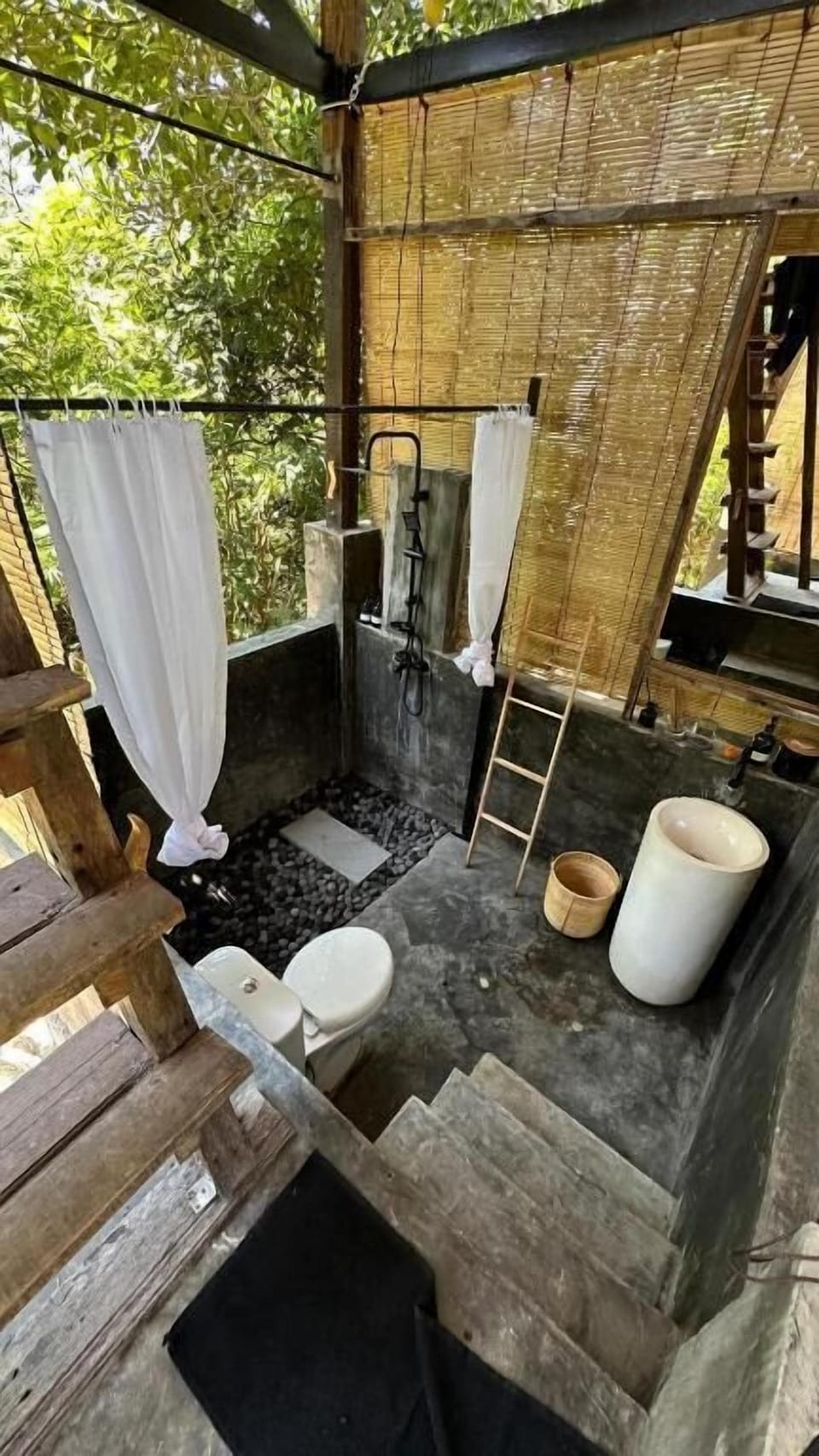 Deluxe Tree House, 1 Queen Bed, Balcony, Mountain View | Bathroom