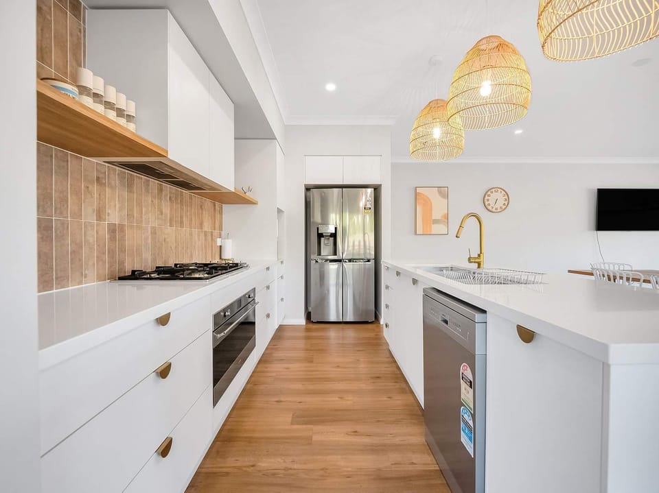 Kitchen + Nespresso Coffee Machine + Breakfast Bar & Stools 
Dishwasher not in use