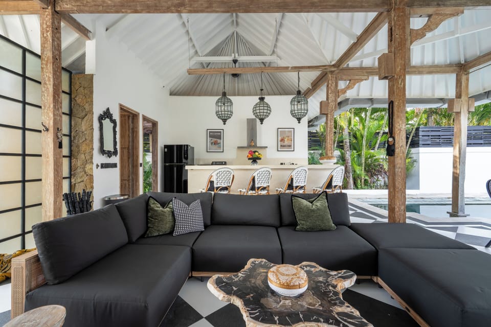 Villa | Living room | 43-inch Smart TV with digital channels