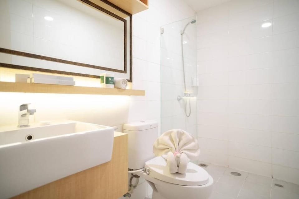 Executive Suite | Bathroom | Slippers