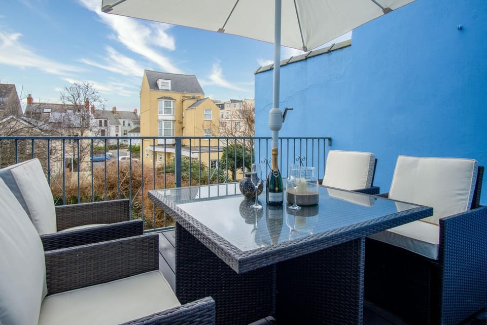 Caldey Island View - 2 Bedroom Apartment - Tenby (27236)