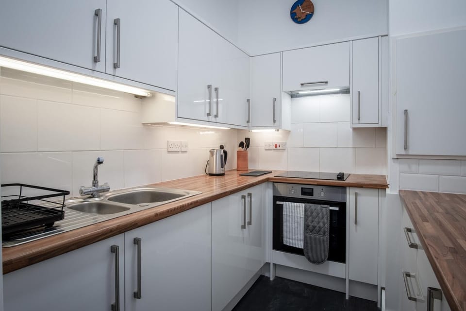 Caldey Island View - 2 Bedroom Apartment - Tenby (27230)