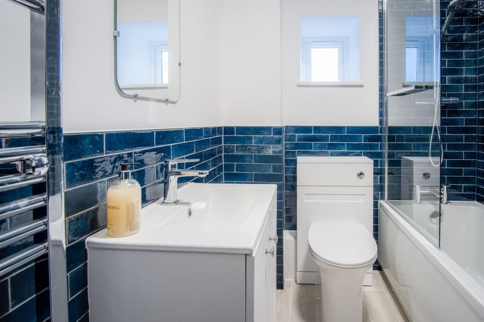 Caldey Island View - 2 Bedroom Apartment - Tenby (27242)