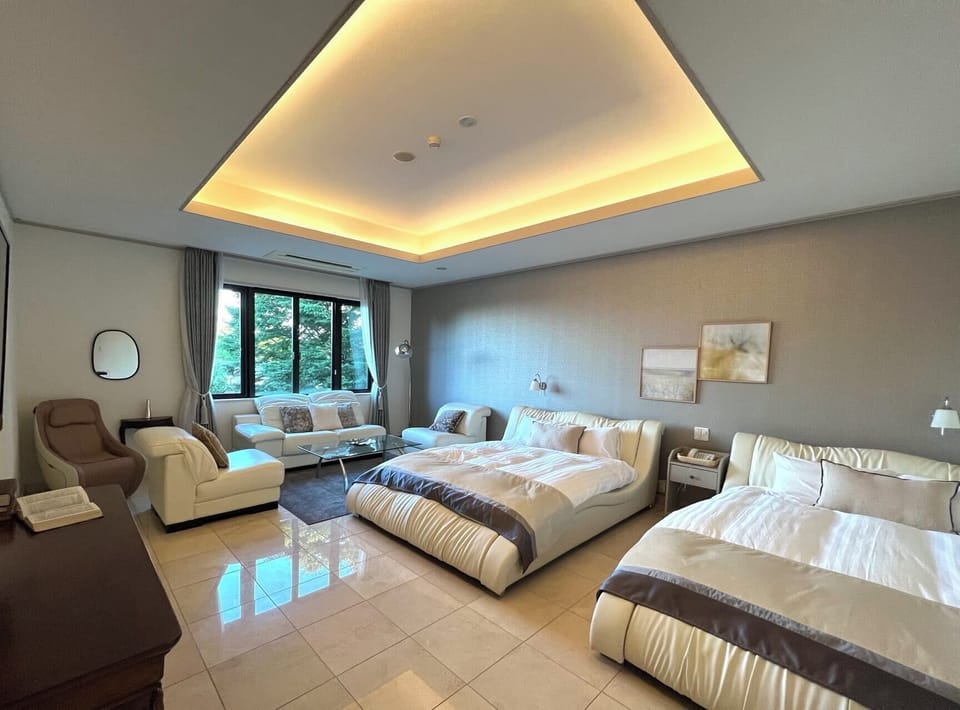Comfort Twin Room | Blackout drapes, WiFi (free), bed sheets