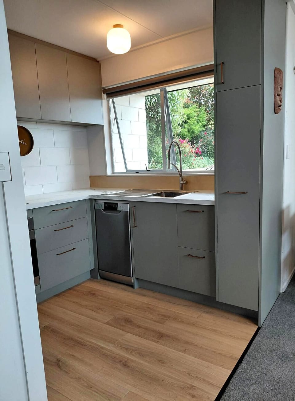 Kitchen with dishwasher