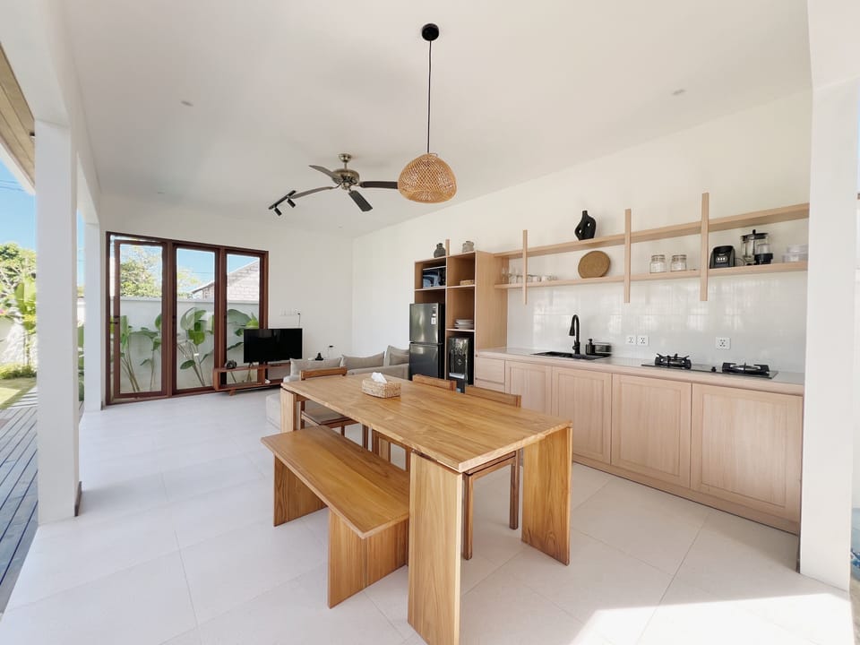 Deluxe Villa, Pool View | Private kitchen | Full-size fridge, microwave, oven, stovetop