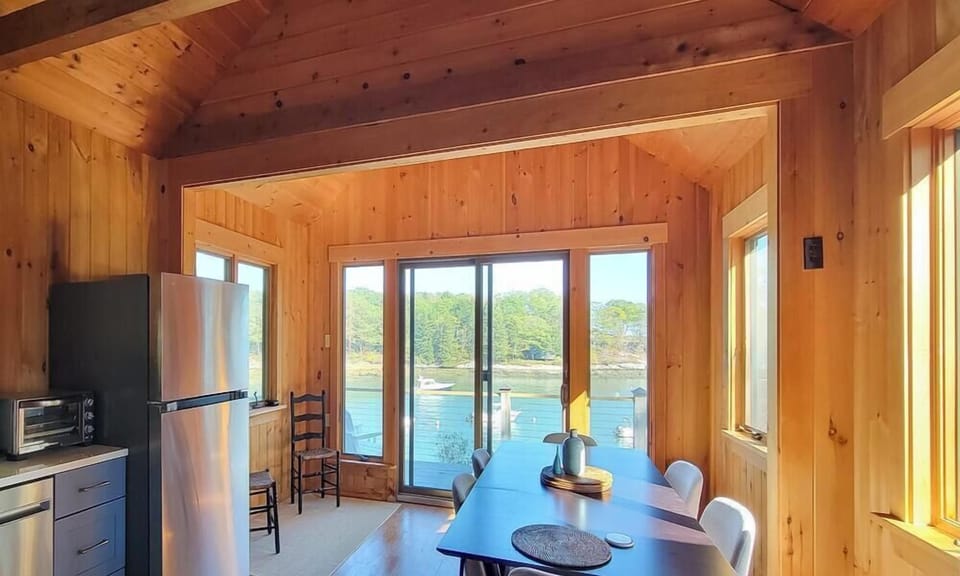Cook & dine with a water view