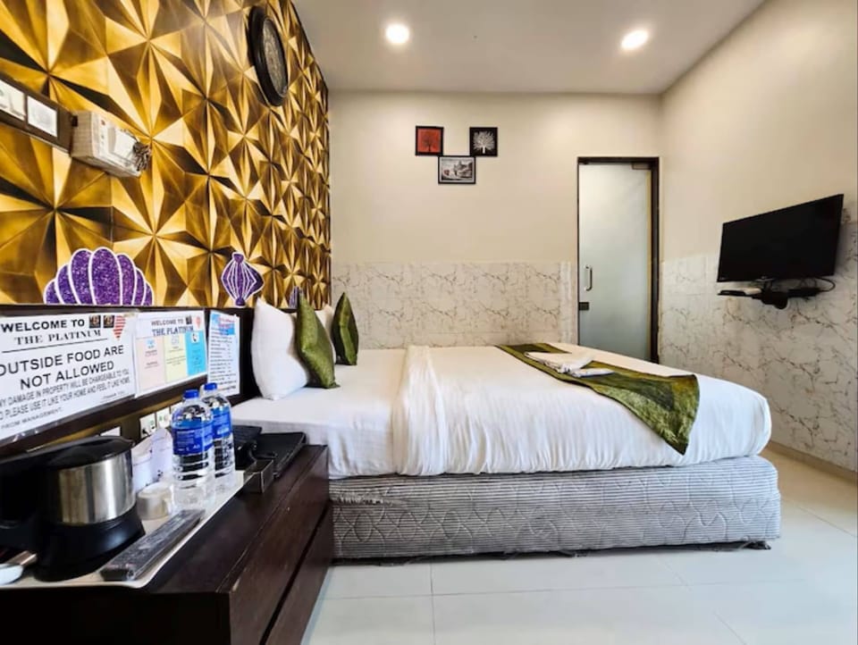 Deluxe Double Room, Balcony, City View | Blackout drapes, free WiFi, wheelchair access