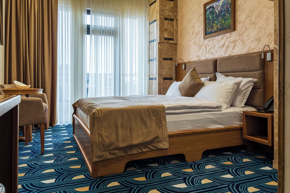 Desk, free WiFi, bed sheets