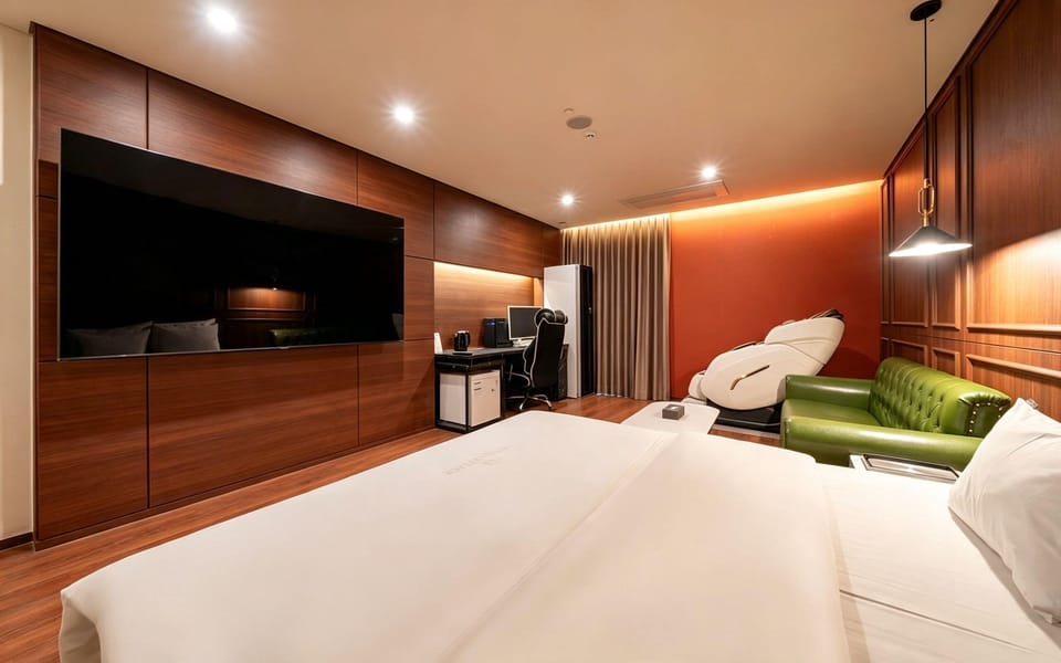 M Cinema Park | Premium bedding, down comforters, WiFi (free), bed sheets