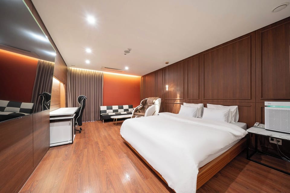 M Cinema Park | Premium bedding, down comforters, free WiFi