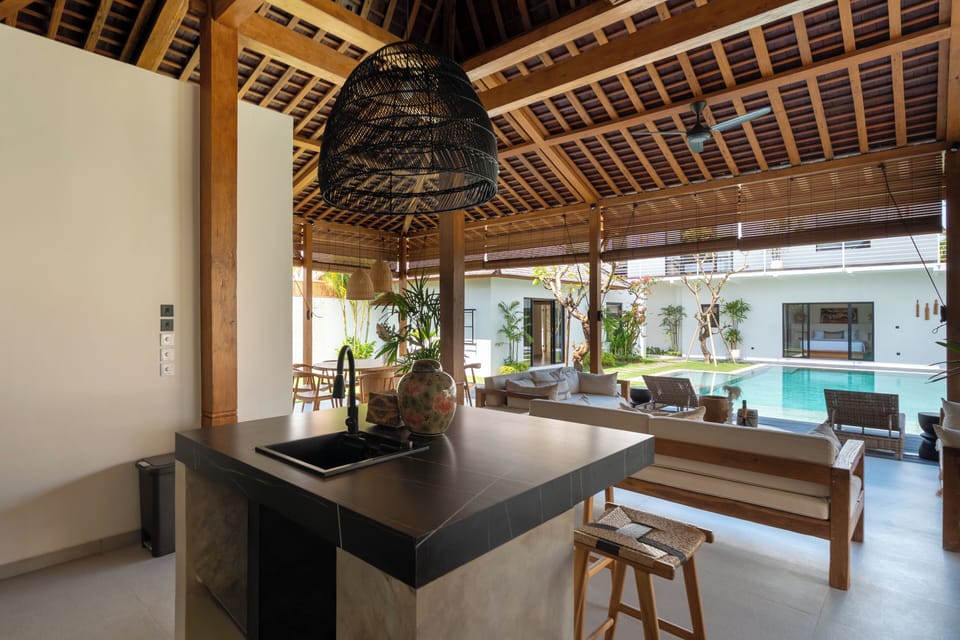 Deluxe Villa, Balcony, Pool View | Private kitchen | Fridge, stovetop, coffee/tea maker, cookware/dishes/utensils