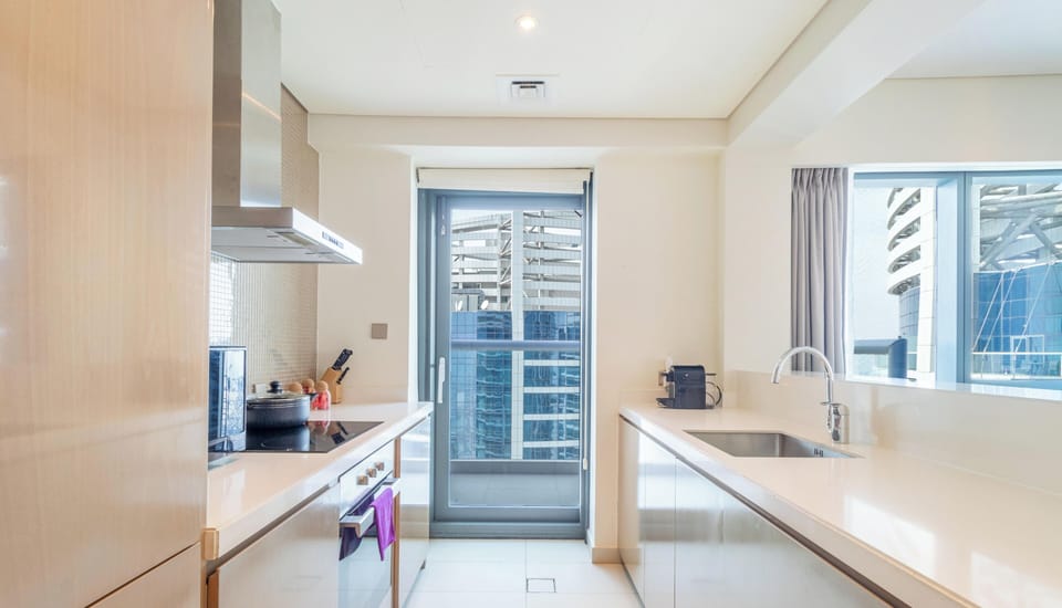 Luxury Apartment, Balcony, City View | Private kitchen