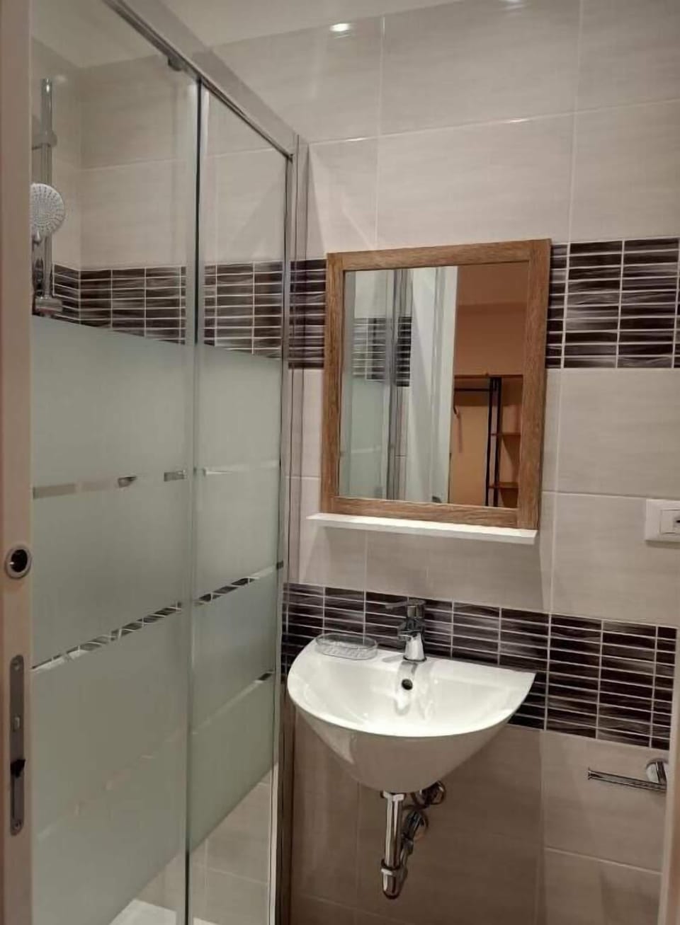 Economy Double Room | Bathroom