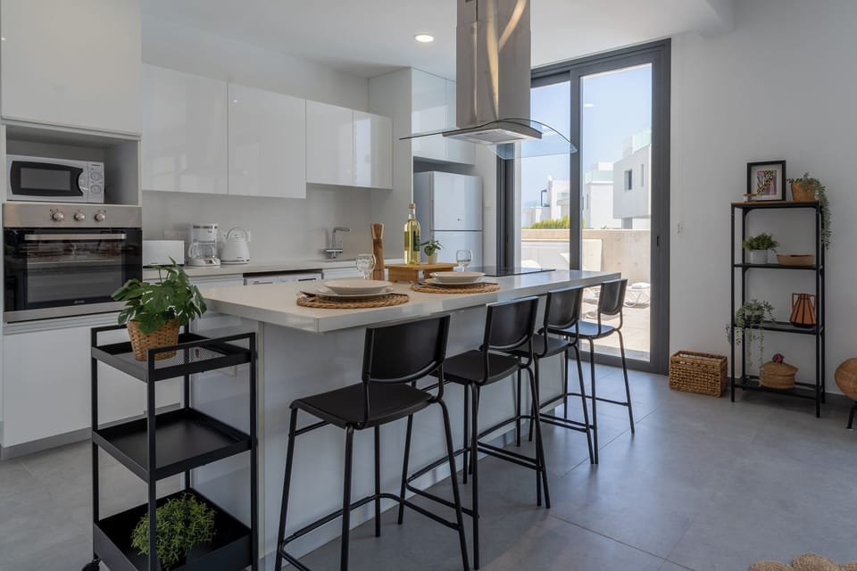 Villa, 3 Bedrooms, Private Pool, City View | Private kitchen | Coffee/tea maker, full-size fridge, microwave, oven
