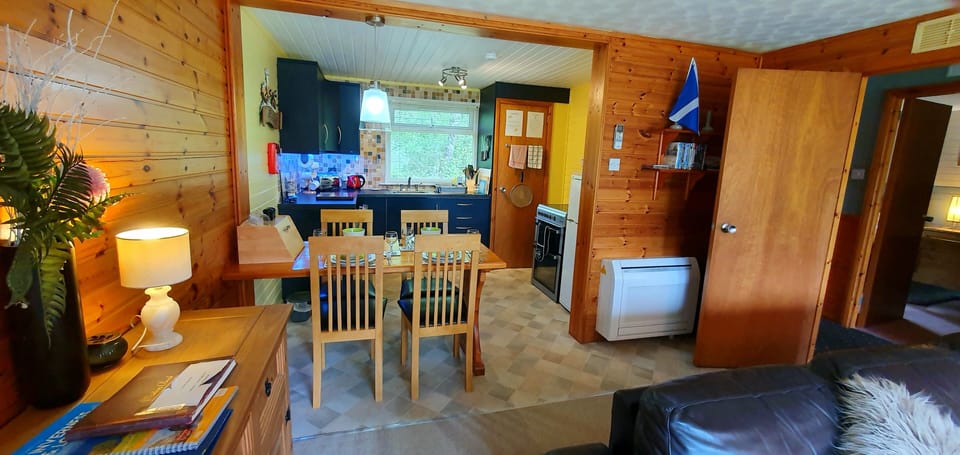 Standard Cabin, 2 Bedrooms, Bathtub (Lodge 5) | Private kitchen | Full-size fridge, microwave, oven, stovetop