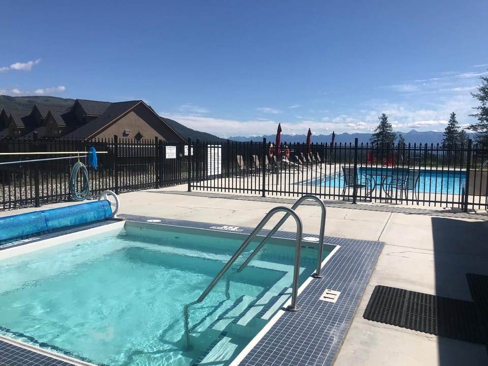 Large commercial Hot Tub open year round 10am - 10pm.