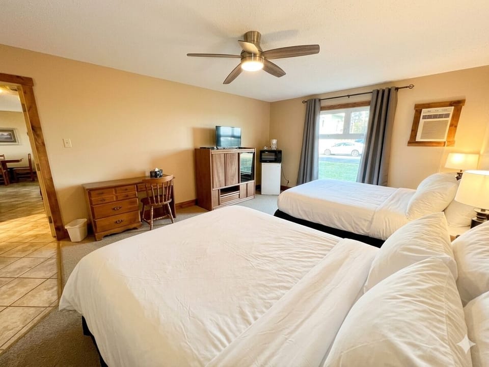 Bedroom#2 - 2 Queen beds and a private bathroom.