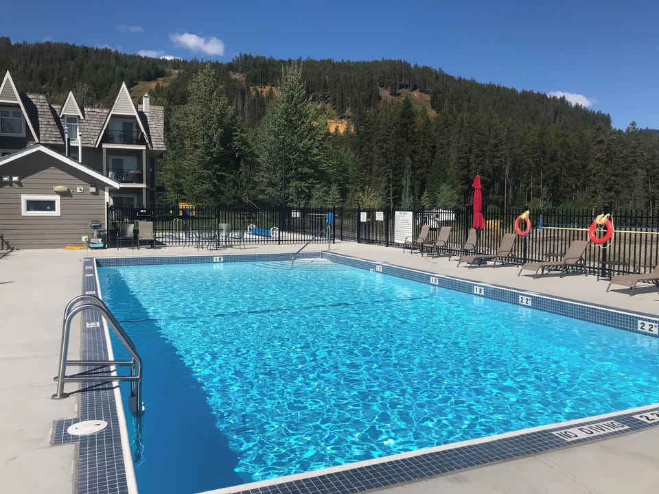 20' x  40' Heated Pool - Open May Long - Sep Long