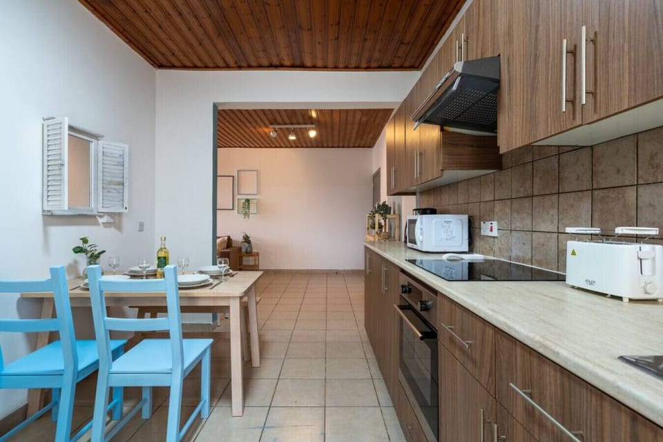 Apartment, 2 Bedrooms, Kitchen, Sea View | Private kitchen | Coffee/tea maker, full-size fridge, microwave, oven