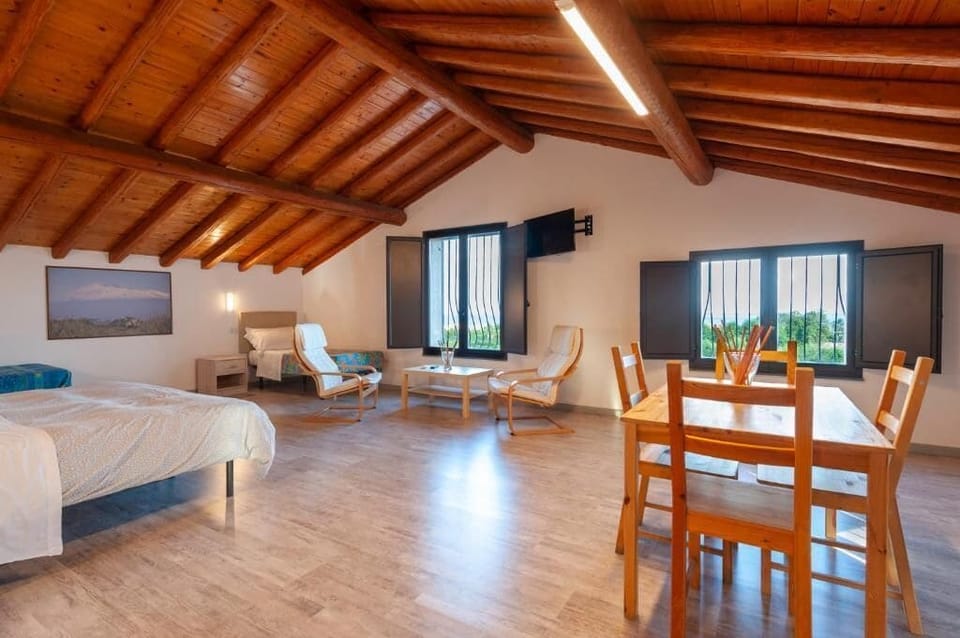 Suite, Sea View | Iron/ironing board (on request), WiFi (free)