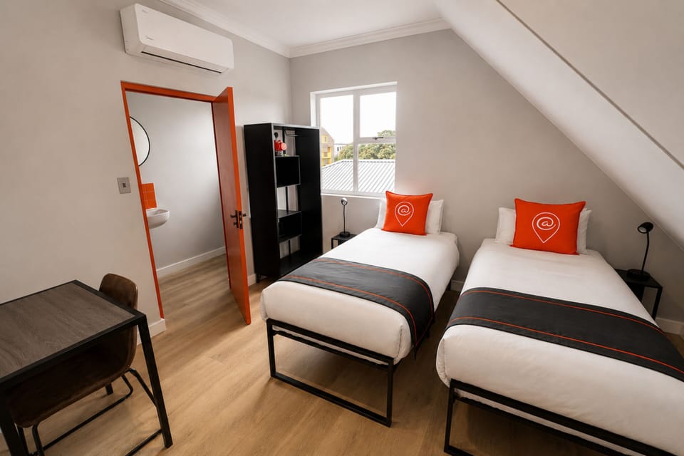 Standard Twin Room | Iron/ironing board (on request), WiFi (free), bed sheets