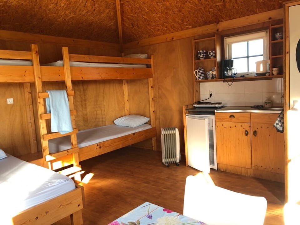 Boerencamping Duinzoomhoeve – Hooiberghut Dina - bedroom