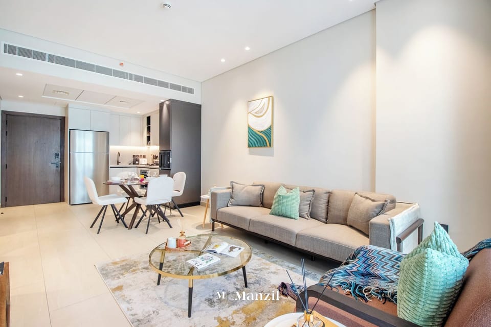 Luxury Apartment, City View | Living area