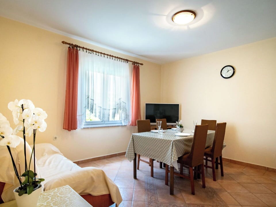 Furniture, Interior Design, Flooring, Floor, Wood, Ceiling, Room, Table, Lighting, Chair